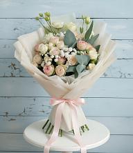 Букет цветов из:  Розы и Лизиантусы в Николаевске-на-Амуре