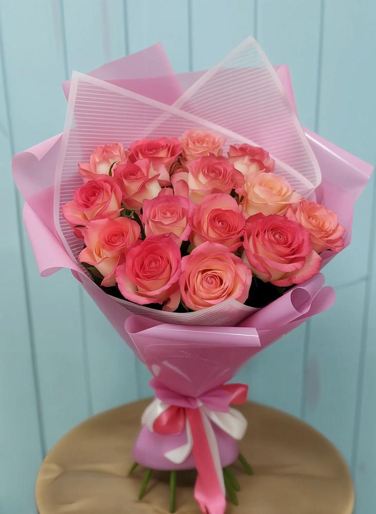 Букет 15 Розовых роз Равель в Николаевске-на-Амуре