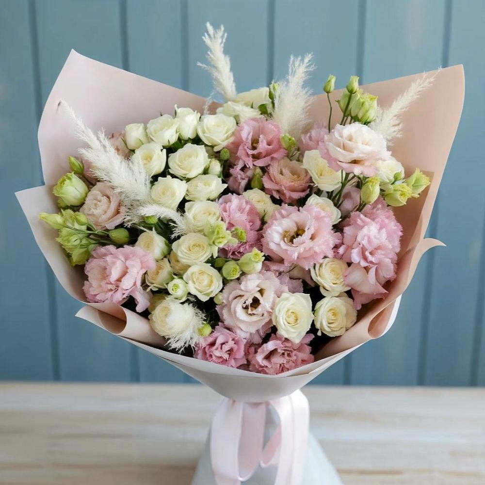 Букет цветов из: Альстромерии и Розы в Николаевске-на-Амуре