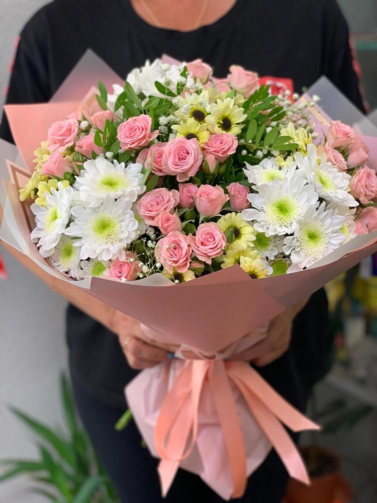 Букет цветов из: Розы и Хризантемы в Николаевске-на-Амуре