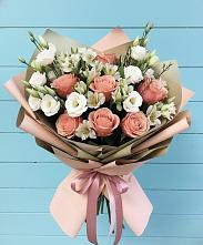 Букет цветов из:  Розы, Альстромерии и Лизиантусы в Николаевске-на-Амуре