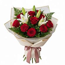 Букет цветов из:  Лилии и Розы в Николаевске-на-Амуре