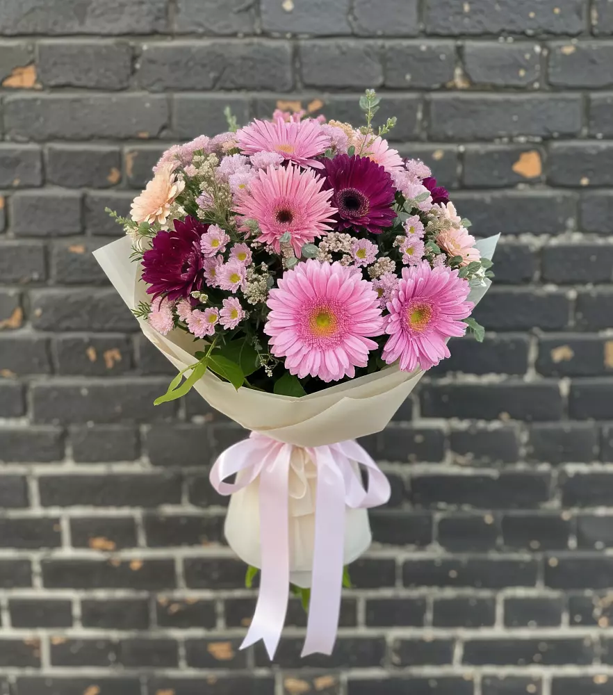 Букет цветов из: Герберы и Хризантемы в Николаевске-на-Амуре