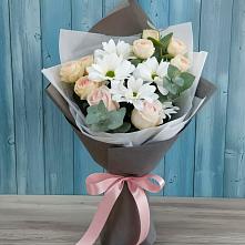 Букет цветов из:  Хризантемы и Розы в Николаевске-на-Амуре