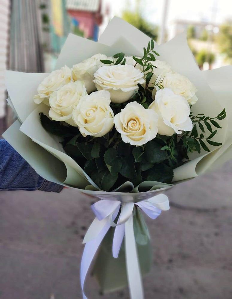 Букет Белые розы Проуд в Николаевске-на-Амуре