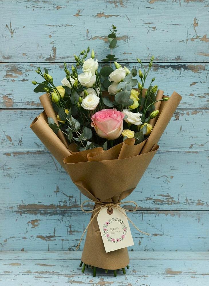 Букет цветов из: Розы и Лизиантусы в Николаевске-на-Амуре