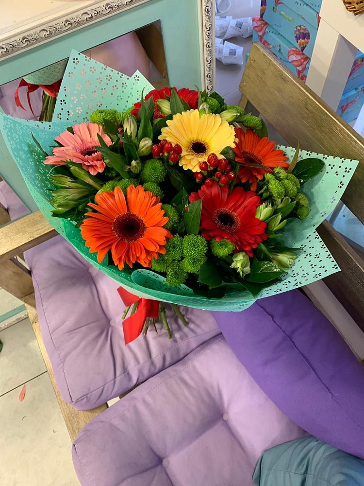 Букет цветов из: Герберы, Хризантемы и Альстромерии в Николаевске-на-Амуре