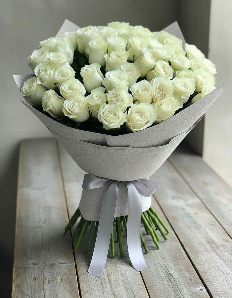 Букет 35 Белых роз в Николаевске-на-Амуре