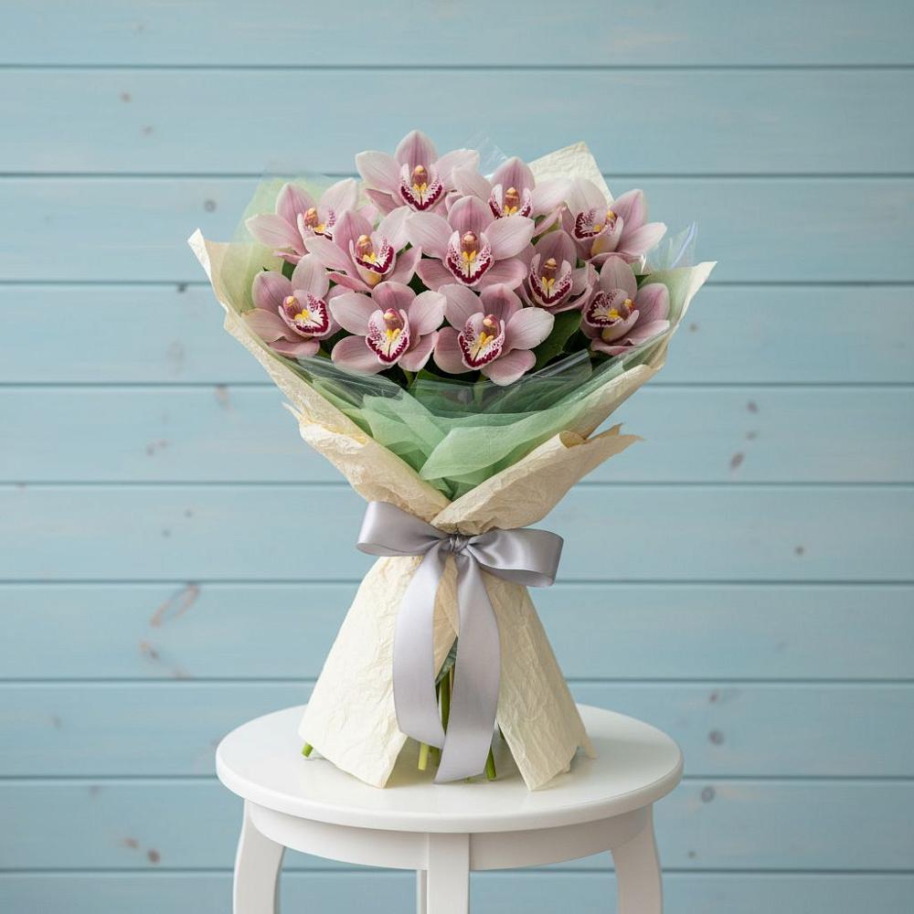 Букет цветов из: Орхидеи и Розы в Николаевске-на-Амуре