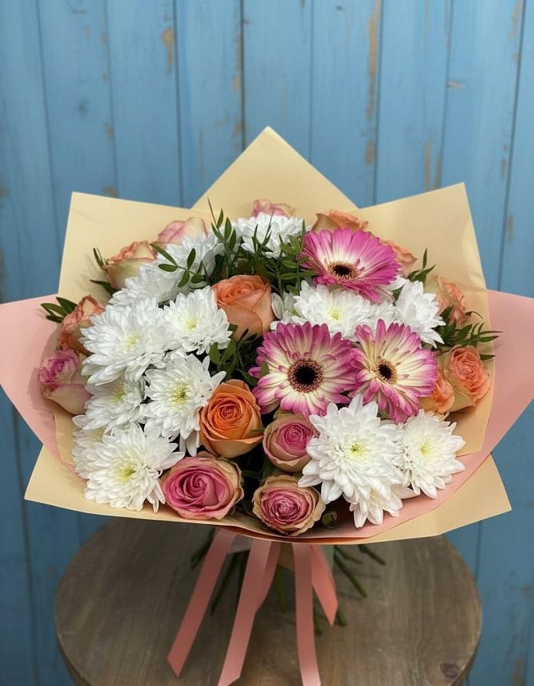 Букет цветов из: Розы, Герберы и Хризантемы в Николаевске-на-Амуре