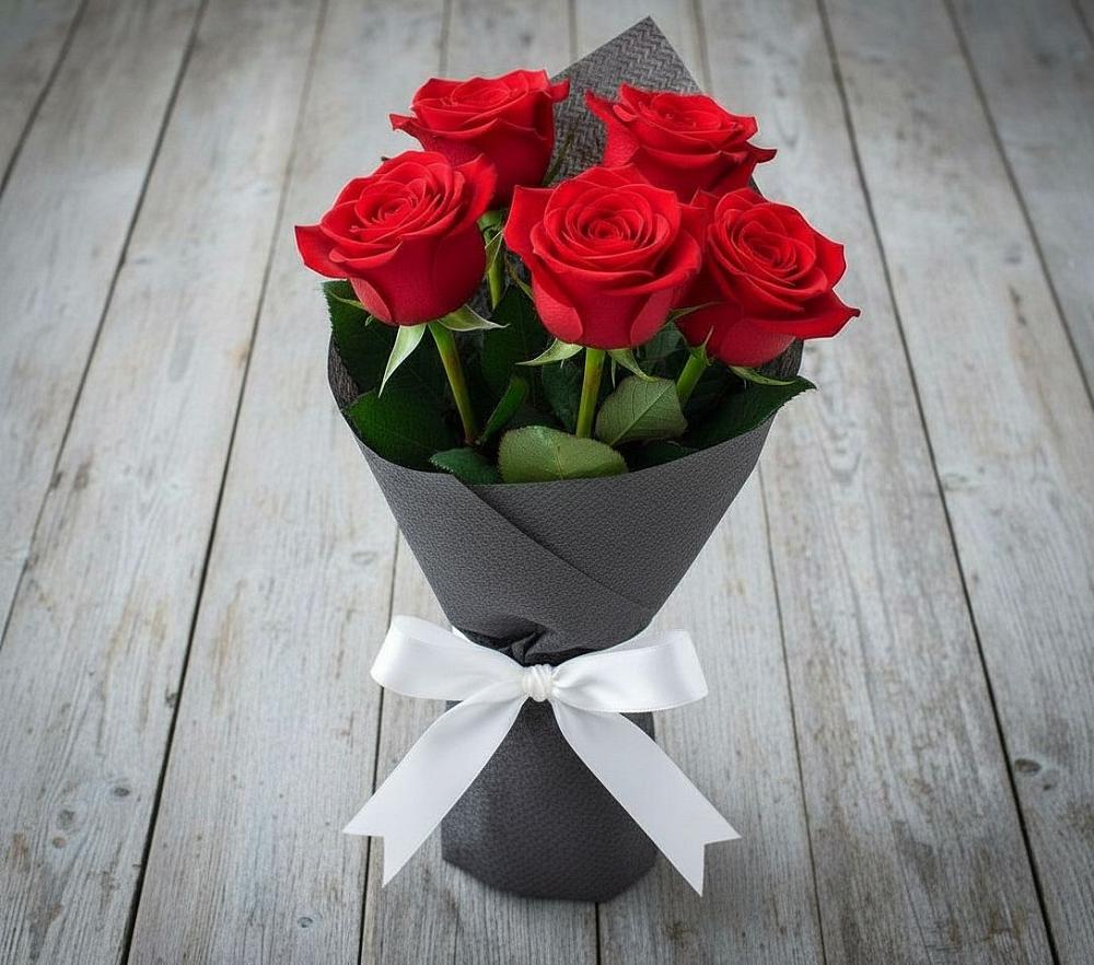 Букет 5 Красных роз Эдлесс Лав в Николаевске-на-Амуре