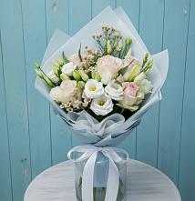 Букет цветов из:  Розы и Лизиантусы в Николаевске-на-Амуре