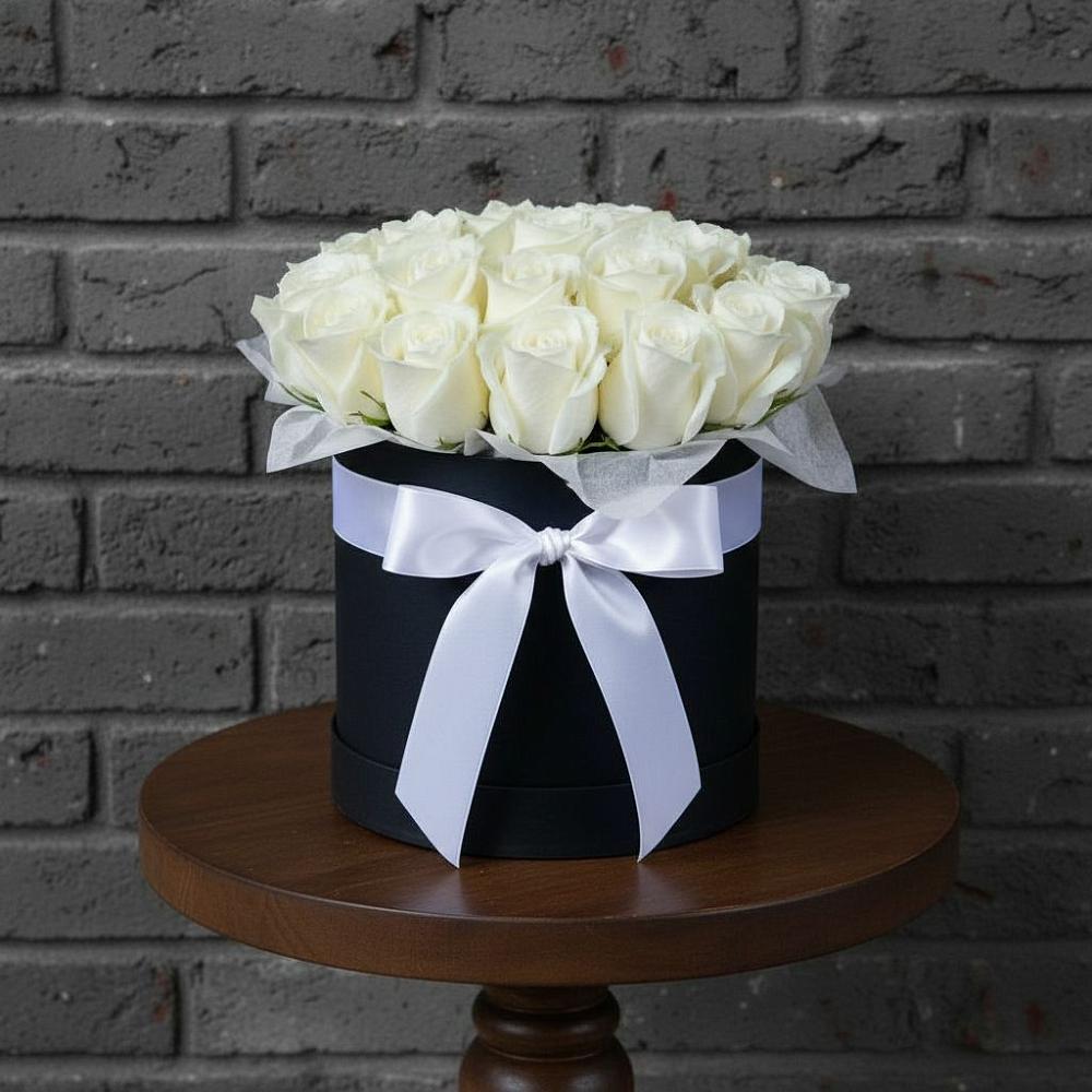 Цветочная композиция из Розы в шляпной коробке в Николаевске-на-Амуре