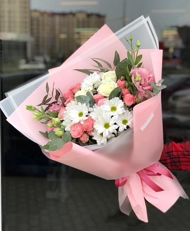 Букет цветов из: Розы, Лизиантусы и Хризантемы в Николаевске-на-Амуре