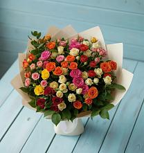 Букет Микс из разноцветных кустовых роз в Николаевске-на-Амуре